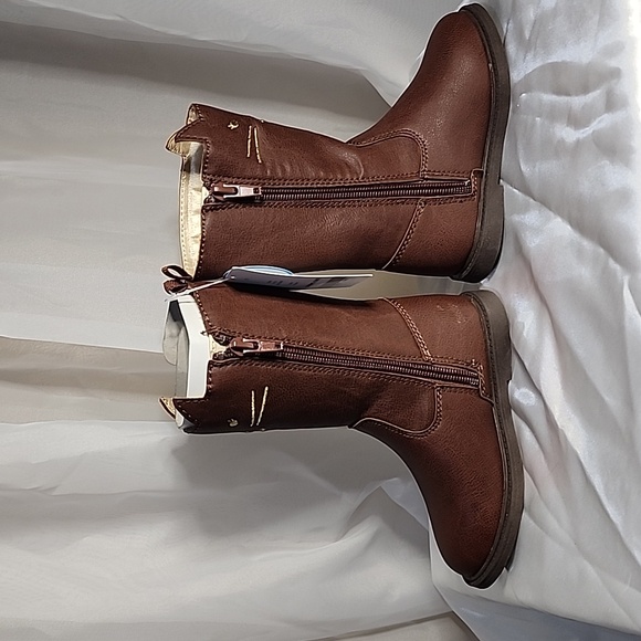 NIB- Carter's Toddler Tall Brown Cat Boots Size 7 - Picture 3 of 6